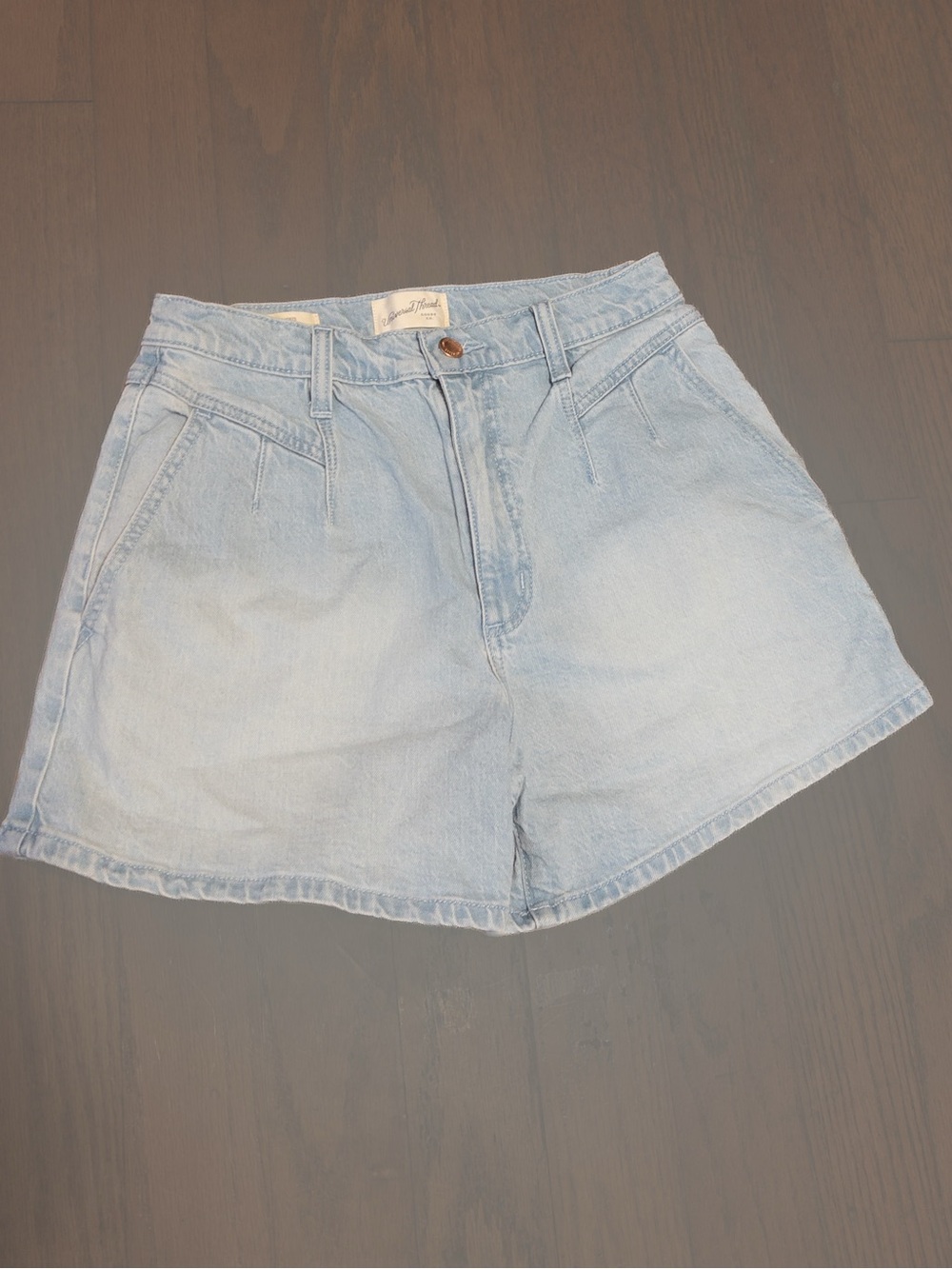 Universal Thread High Rise Midi Denim Shorts Women’s 4/27 Light Wash